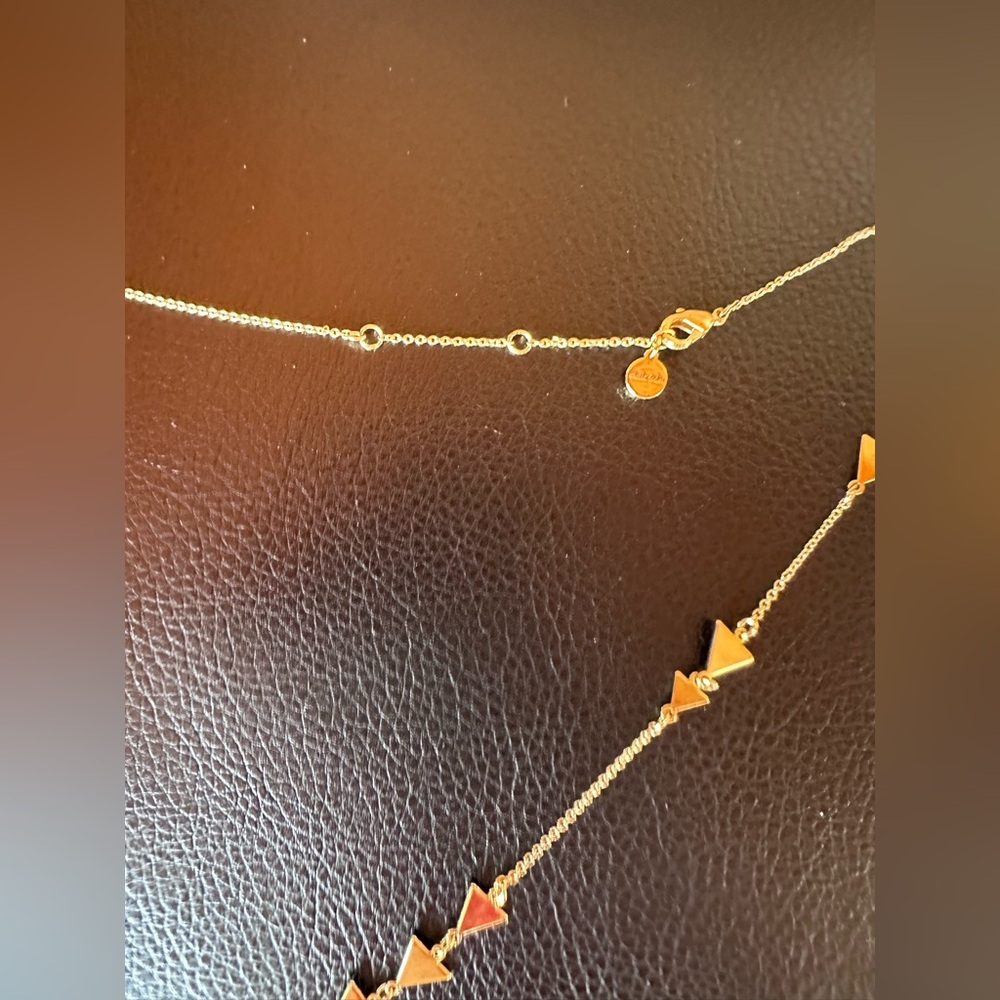 Stella & Dot gold triangle necklace - Picture 4 of 5
